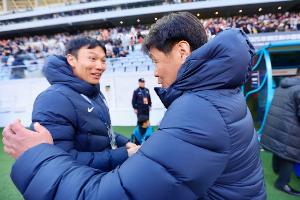 希奥利艾vs特彻哈萨斯直播_原声解说信号