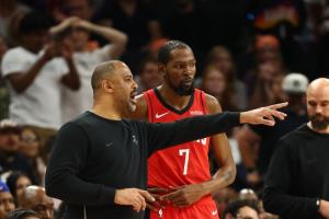 因特莱恩vs公牛学院直播_原声解说信号