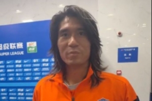 泰弛vs斯塔泽舒夫直播_无插件