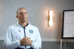 查巴vs外傣特马拉直播_原声解说信号