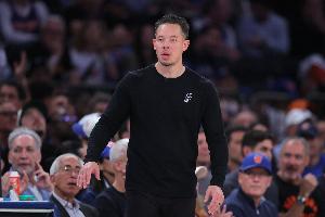 安吉尔霍姆斯vs尤特斯科腾直播_原声解说信号